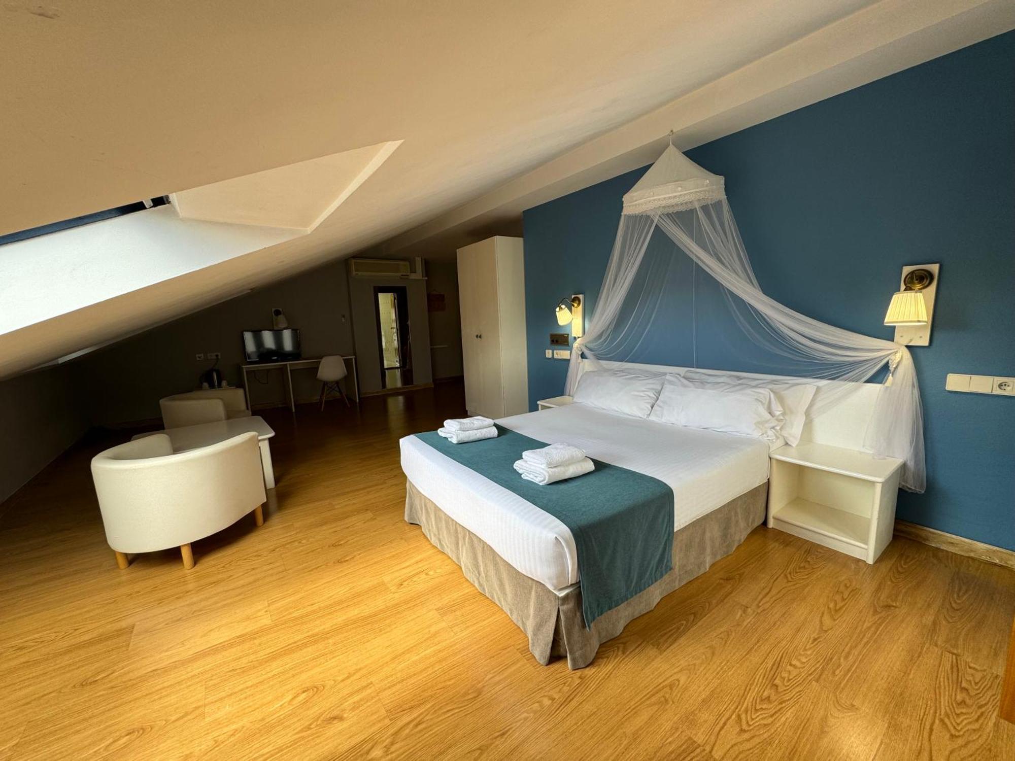 Hotel Jakue 푸엔테 라 레이나 외부 사진